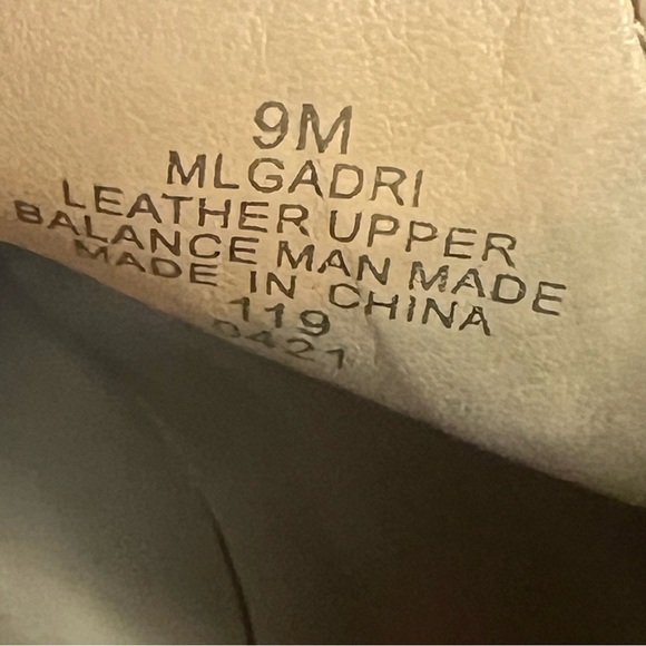 Marc Fisher Women Gadri Pointed Toe Chelsea Ankle Boots Size 9 M Gray Leather - Picture 16 of 16